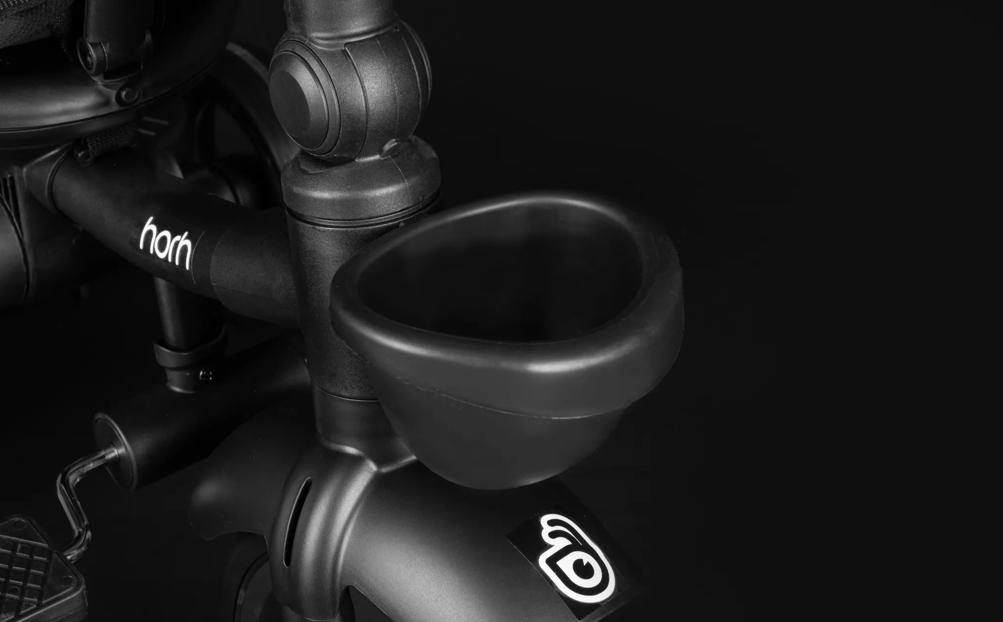 Велосипед трёхколёсный HORH 12/10" 2025 чёрно-красный